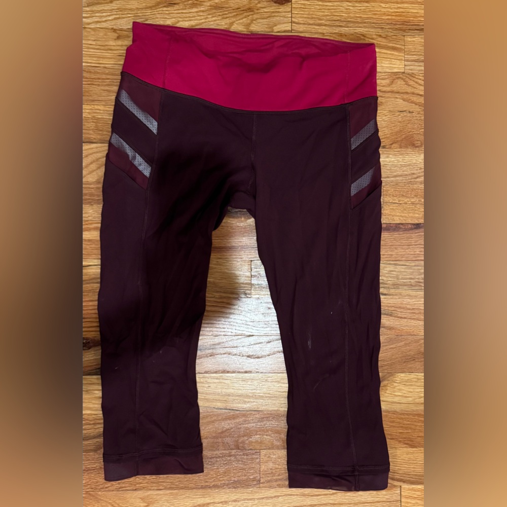 Like new Lululemon Maroon and Fuchsia Crop Leggings size 8